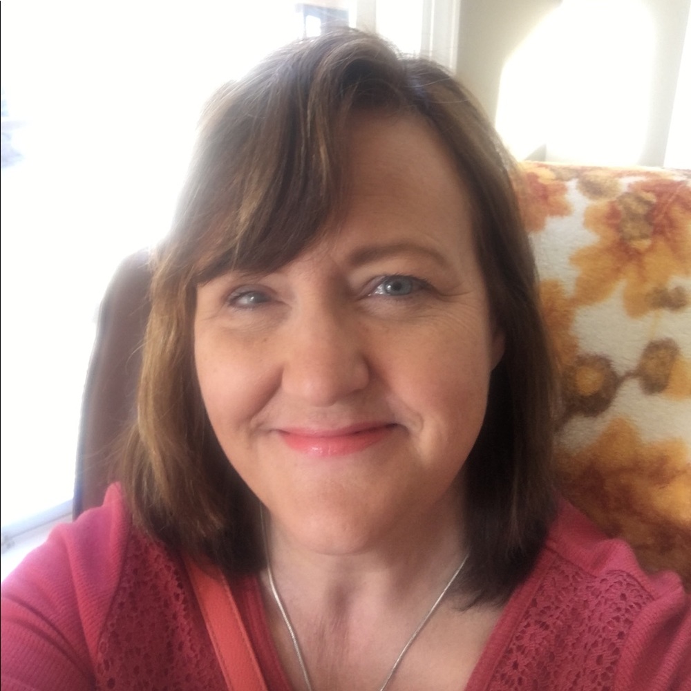 Meet your Posher, Lorrie